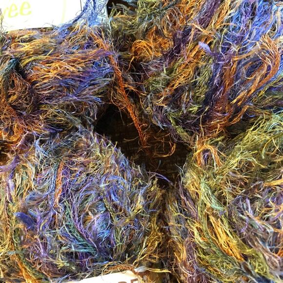 Moda  Dea Espree Yarn Majesty Fur Soft Fuzzy *Lot of 6* Multicolor Variegated - Picture 2 of 4